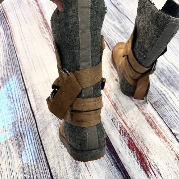 Sorel Chipahko Leather and Felt Blanket Boots - Picture 7 of 10